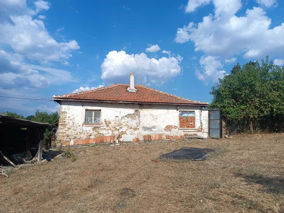 Продава се къща в с. Криво Поле, обл. Хасково