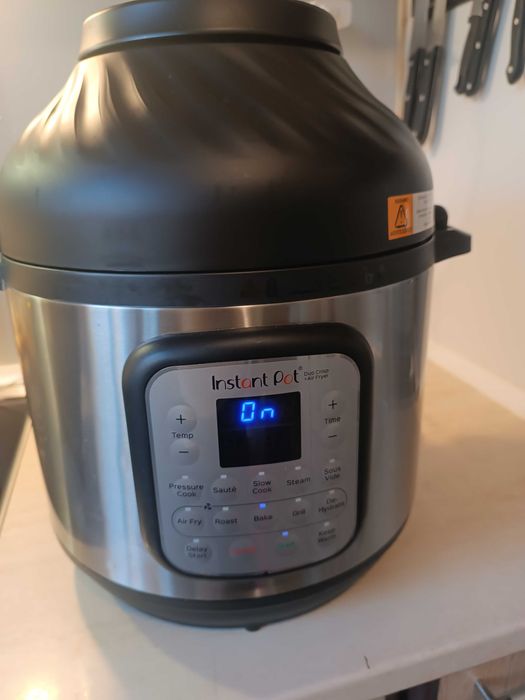 Комбиниран мултикукър с еър фрайър, Instant Pot, DUO CRISP , 8 литра