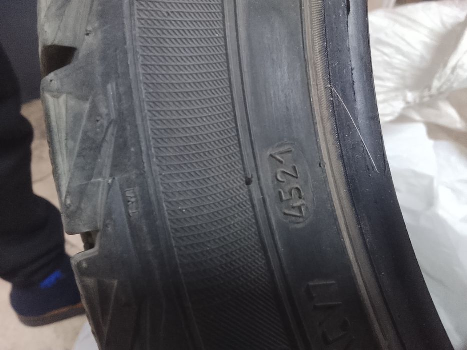 Зимние шины 225/45/17