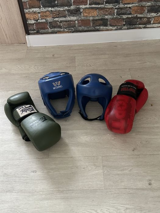 продаю перчатки,шлемы