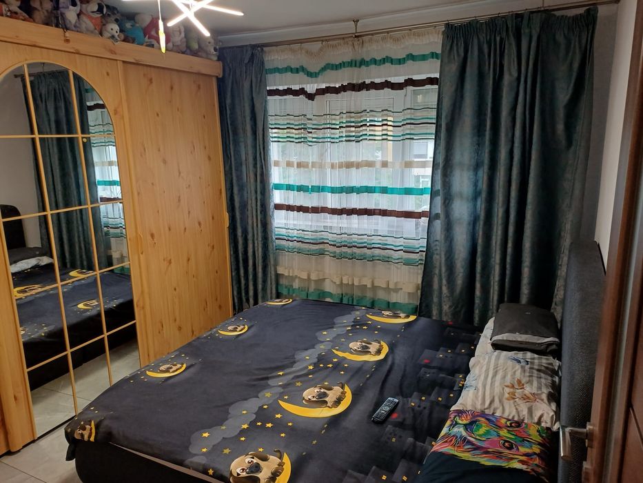 Apartament decomandat două camere Rovine