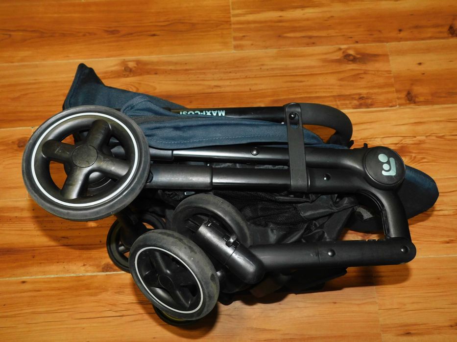 Carucior ultra-compact *  Maxi Cosi Lara 2