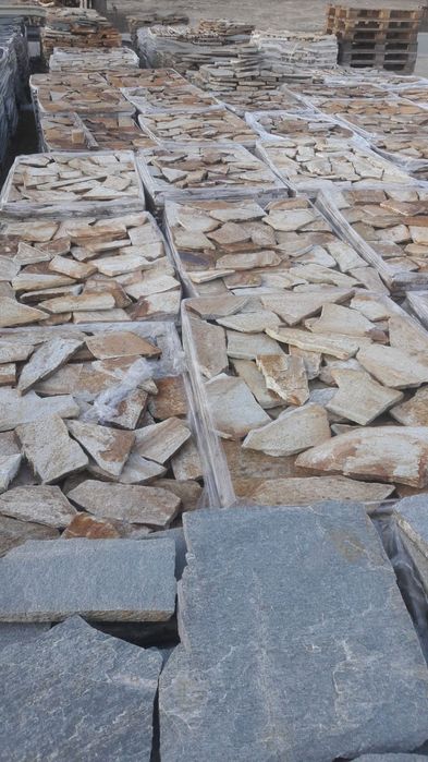 piatra naturala decorativa peste 200 modele
