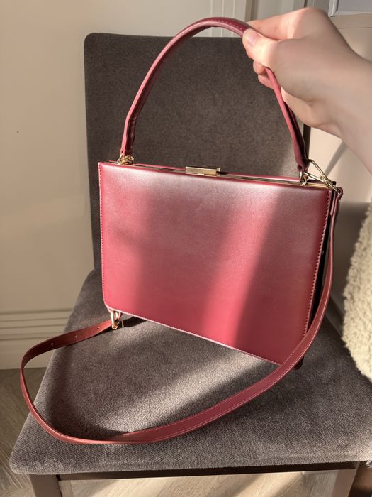 Сумка жесткой формы бордовая