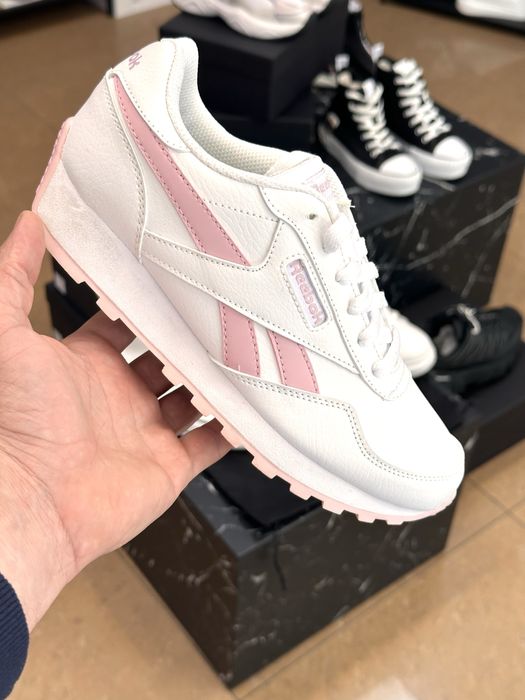 Дамски маратонки сникърси Reebok намалени