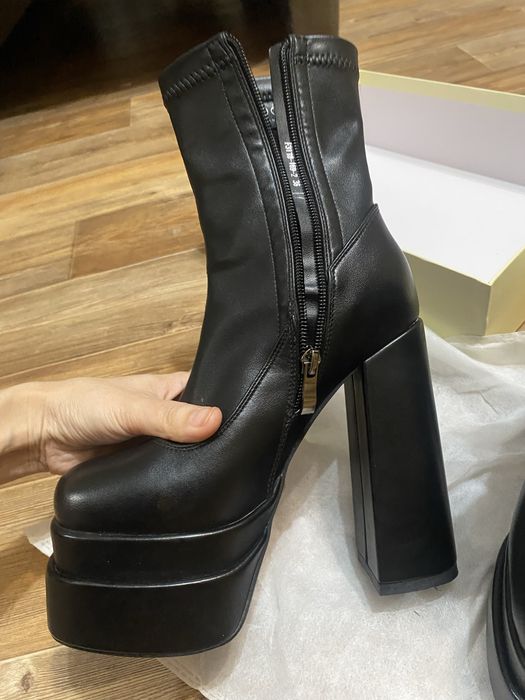 Продам новые ботильоны, р-р 36