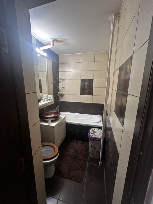 Vand apartament 3 camere  berceni resita