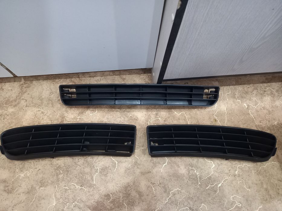 Решётки бампера Ауди А6С4 цена за комплект