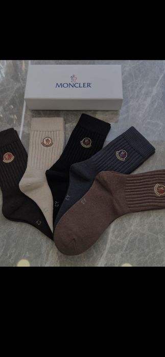 Șosete Mon*cler, model 2026, preț ptr o pereche