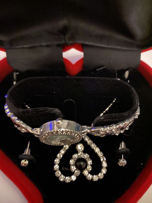 Комплект дамски часовник, колие и обеци Jesou collection