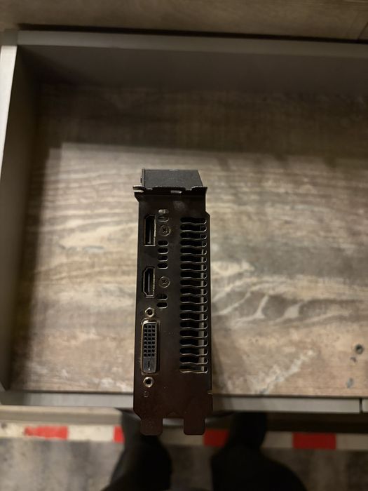 Asus RX570 4g AMD radeon(рх570)