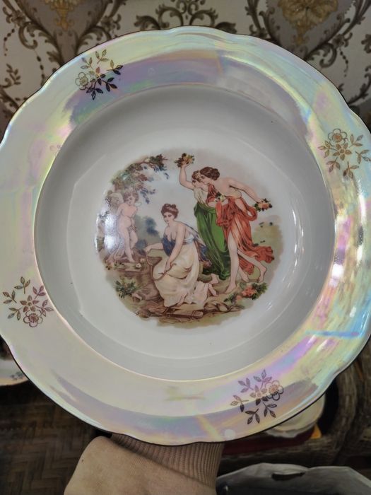 Новые, антикварные салатницы и тарелки, Германия.