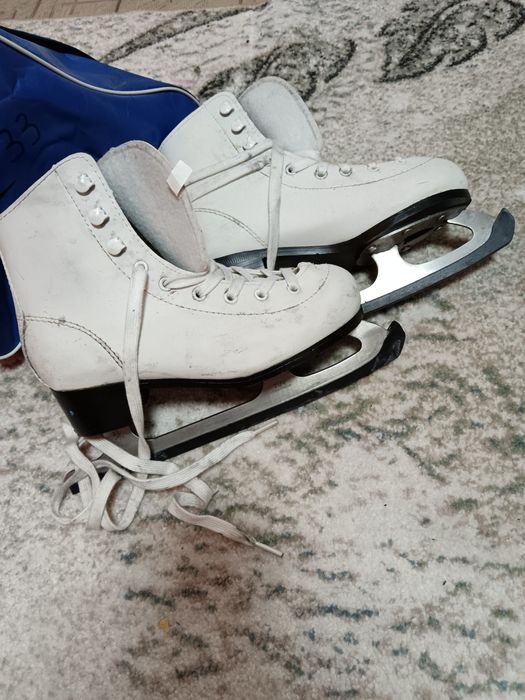 Продам фигурные коньки
