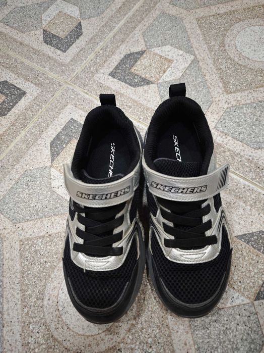 Кроссовки скечерс (skechers)