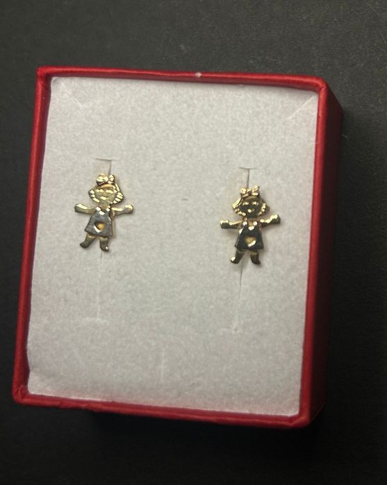 De vânzare cercei din aur