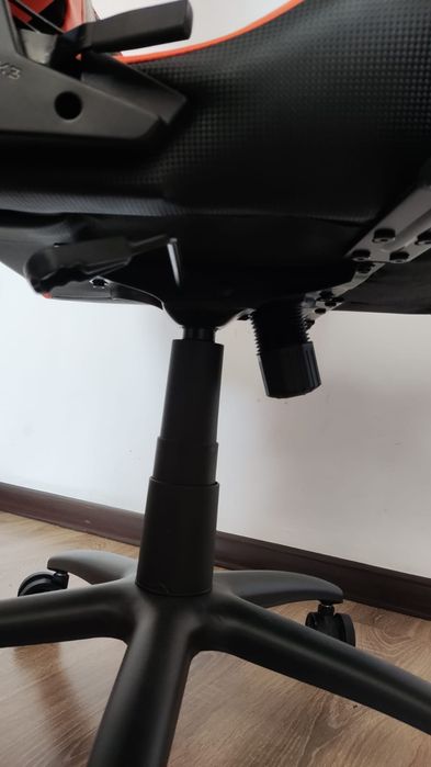 Игровое кресло Thunderx3