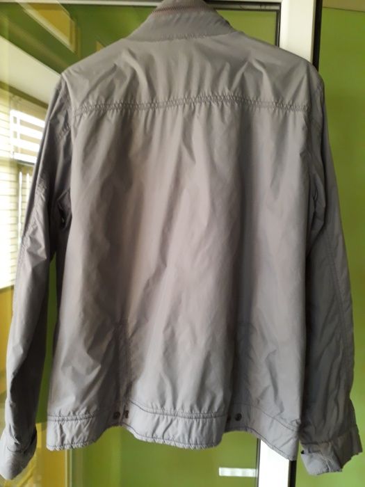 Продава се мъжко яке "МАDОC"