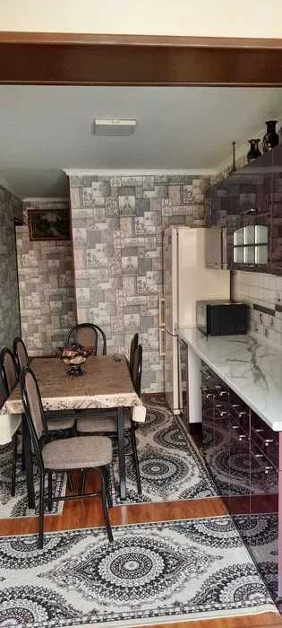 Арзон нархда 1 Каватдан 2 хонали квртира сотилади Шарк-2