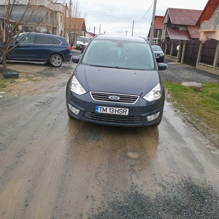 Vând Ford Galaxy