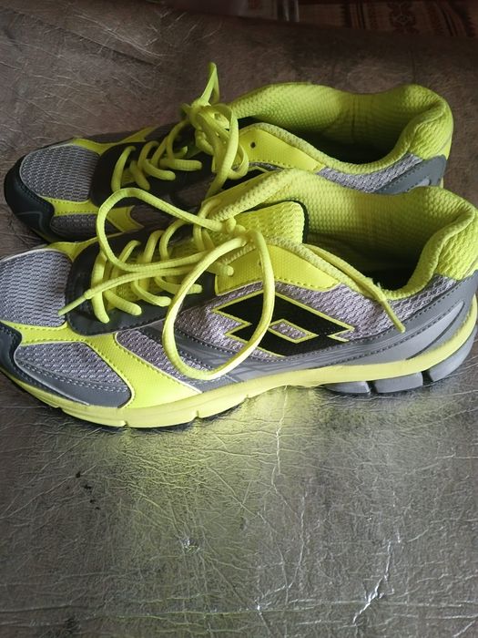 Adidași Lotto 43/44