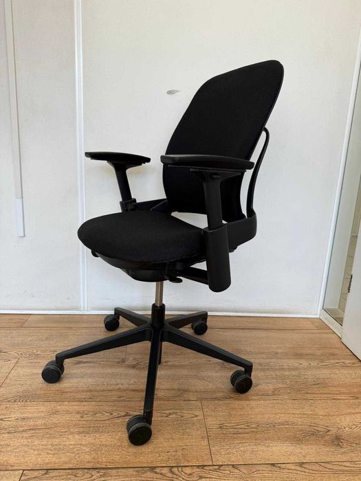 Refurbished Steelcase Leap V2 Actionmodel