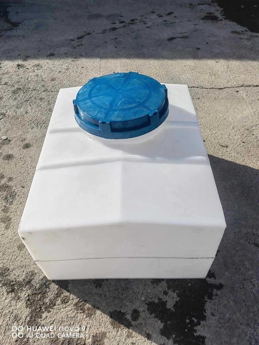 Продавам квадратни резервоари - 200 литра