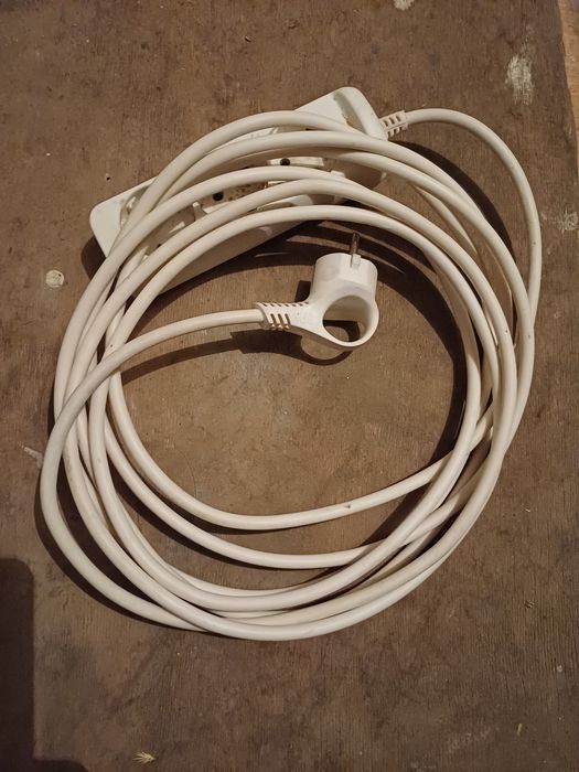 Электрческий  удлинитель и  счетчик