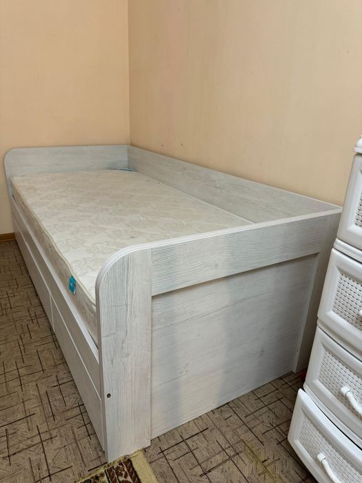 Кровать односпальная