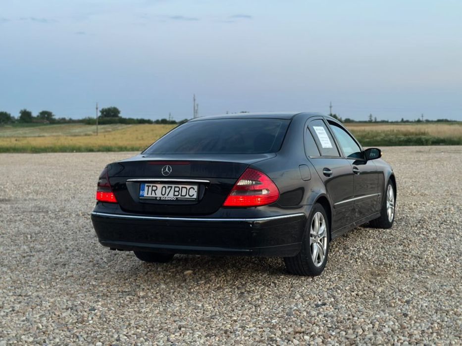 Mercedes E220 2003