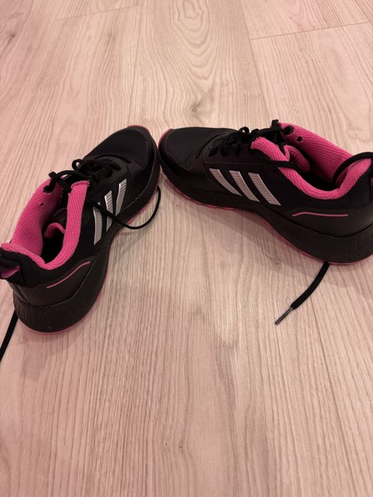 Спортни обувки Adidas