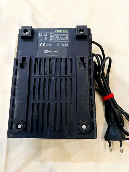 Зарядное устройство Festool