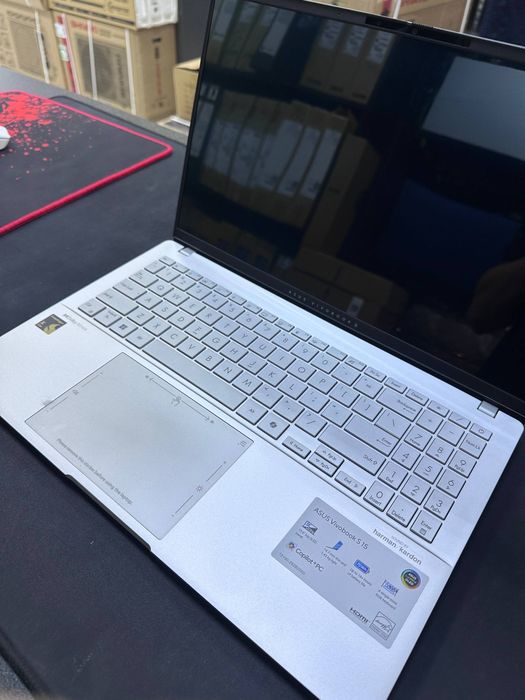 Asus VivoBook S15  OLED