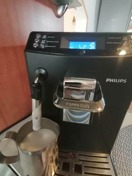 Vând expresor de cafea Philips.Stare perfectă de funcționare.