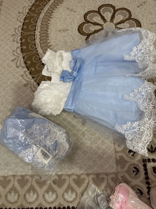 Продаю платья на девочку 1 год