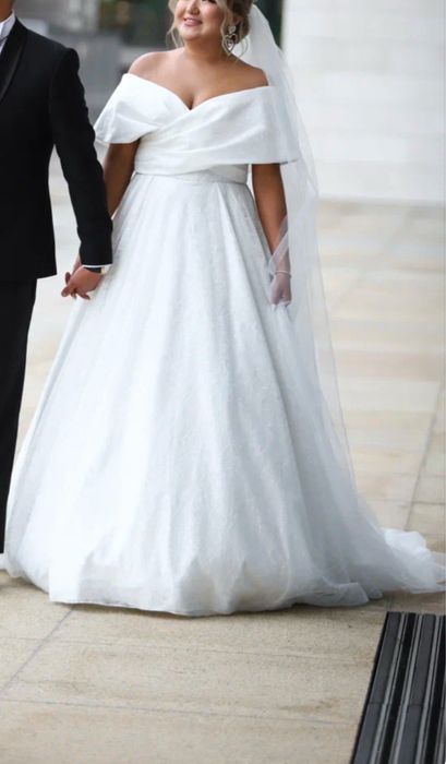 Шикарное свадебное платье