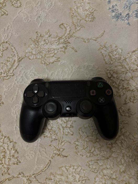 Геймпад Dualshok 4