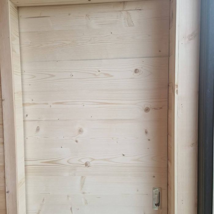 Vând container modular cu exterior și interior lambriu lemn