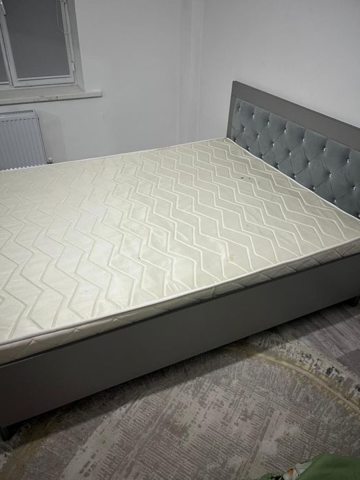 Спальный диван(2 м х 1,60 м)