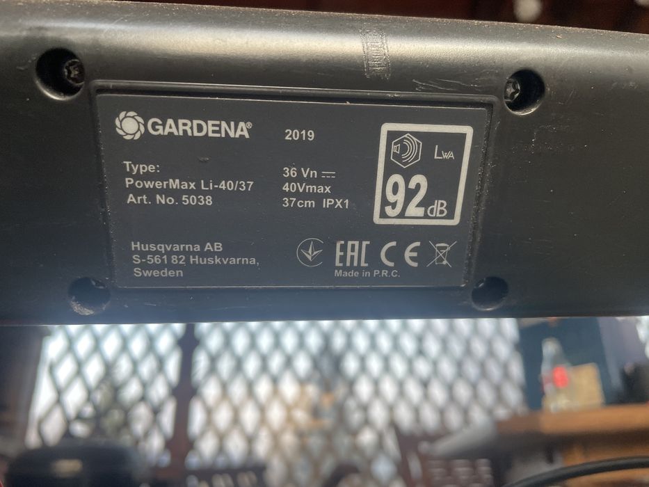 masina  detunsgazon pe acumulator