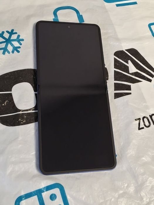 ***КАТО НОВ 256GB Samsung Z Flip 7 Гаранция ЗОРА 2027г. Blue | Син