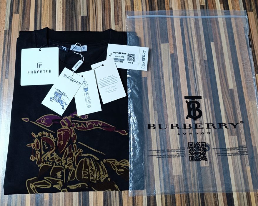 Vand tricou nou de barbati Burberry