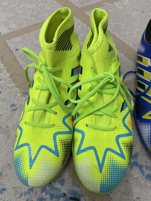 Две сороконожки адидас