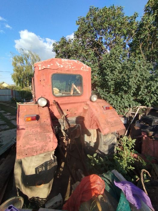 Продам трактор на ходу