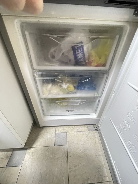 Холодильник рабочий indesit