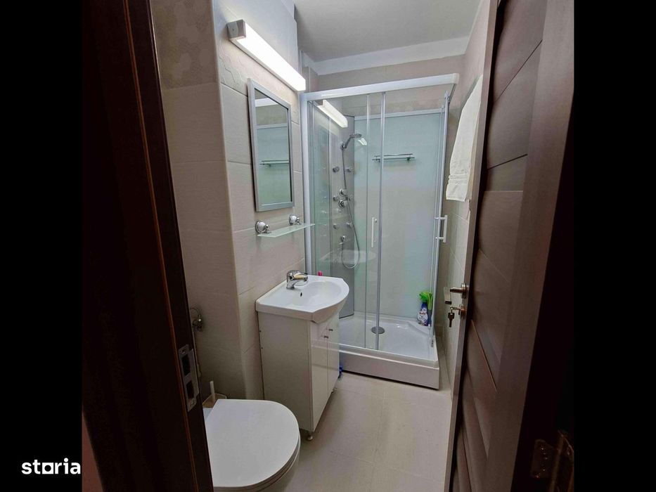 Inchiriez garsoniera nou renovata vis a vis de Athenee Palace