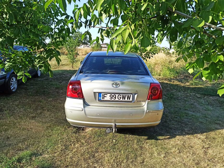Toyota Avensis T25 - 2.2 diesel