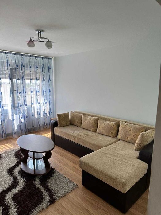 Proprietar vand apartament cu 2 camere mobilat si utilat