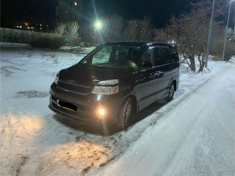 Продам Тойота Вокси