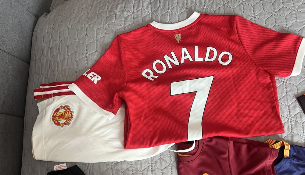 Оригинални футболни екипи