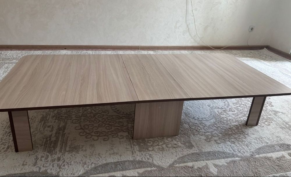 Продается стол книжка напольный.